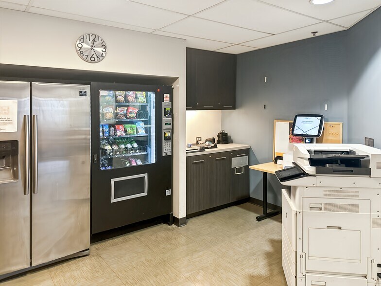 More Photos Of 1 International Plz, Philadelphia Coworking Space