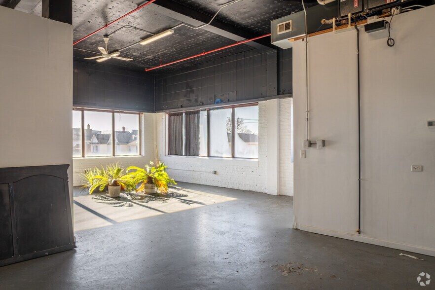 More Photos Of 3850 W Cortland St, Chicago Manufacturing For Sale