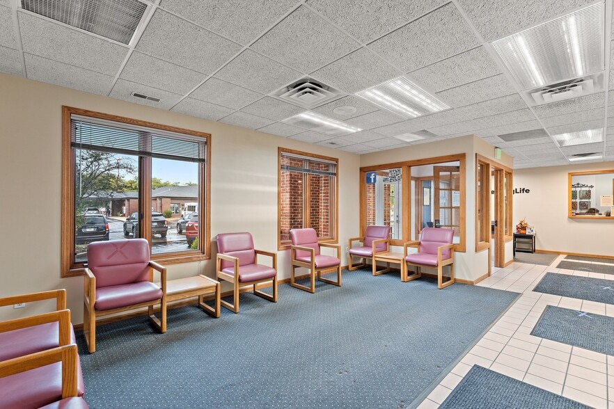 More Photos Of 1651-1657 Thornapple Way, Valparaiso Medical For Lease