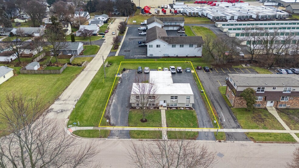 More Photos Of 1066 S Cross St, Sycamore Apartments For Sale