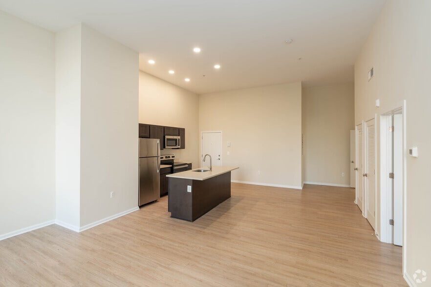 More Photos Of 413 N Howard St, Baltimore Apartments For Lease