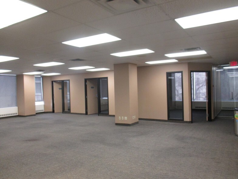 More Photos Of 433 Main St, Winnipeg Office For Lease