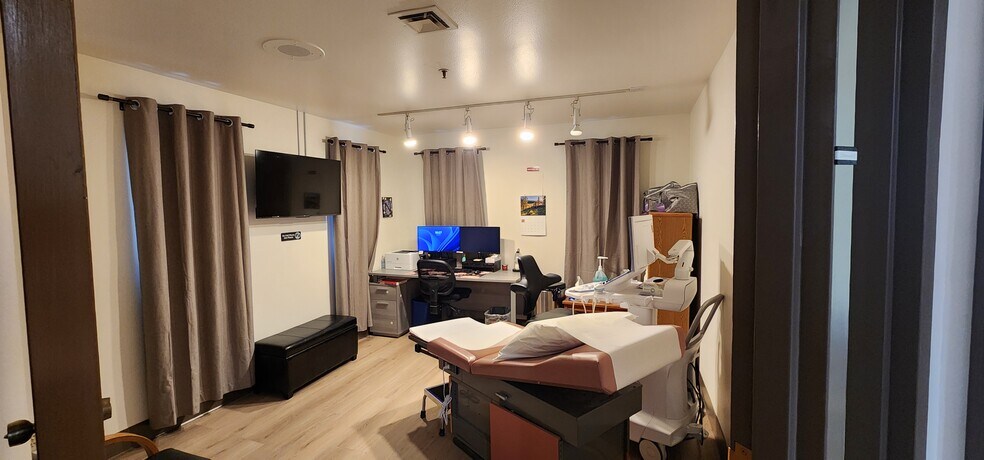 More Photos Of 919 12th Pl, Prescott Medical For Sale