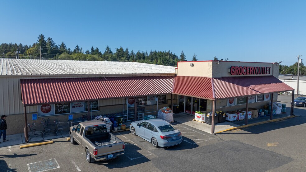 More Photos Of 1385 Newmark Ave, Coos Bay Supermarket For Sale