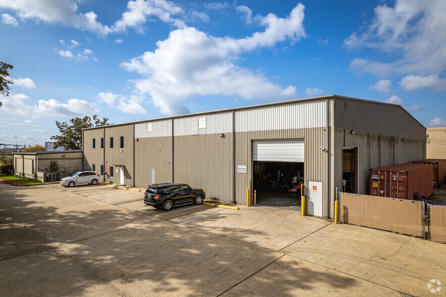 More Photos Of 10302 Mula Rd, Stafford Warehouse For Sale