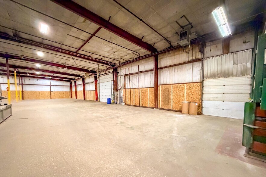 More Photos Of 1 Memorial Dr, Richford Manufacturing For Sale