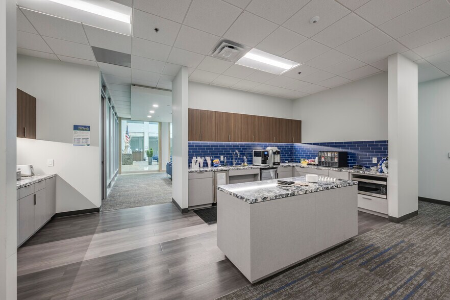 More Photos Of 13500 Heritage Pky, Fort Worth Office For Lease