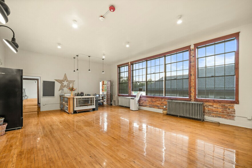 More Photos Of 508 E Main Ave, Chewelah Office For Sale