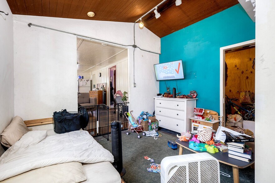More Photos Of 4918 Del Monte Ave, San Diego Multifamily For Sale