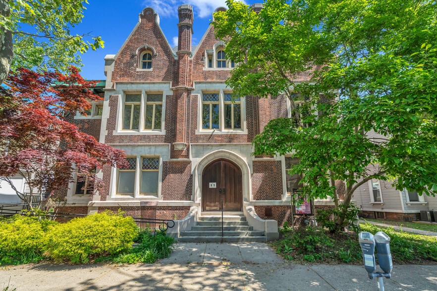 More Photos Of 51 Trumbull St, New Haven Office For Sale