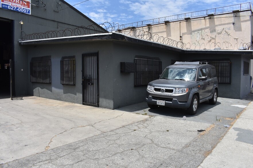 More Photos Of 8011 Beach St, Los Angeles Manufacturing For Sale