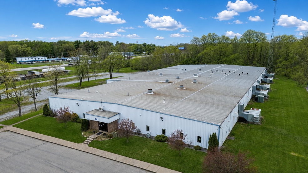 Primary Photo Of 811 Commerce Dr, Kendallville Manufacturing For Sale