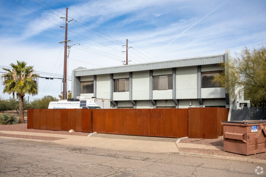 More Photos Of 1037 S Alvernon Way, Tucson Office For Sale