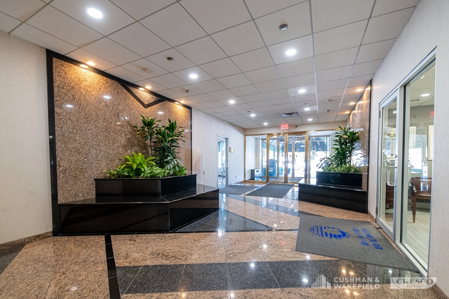 More Photos Of 4807 Rockside Rd, Independence Office For Lease