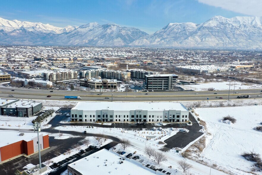 More Photos Of 333 S Mill Pond Dr, Lehi Warehouse For Lease