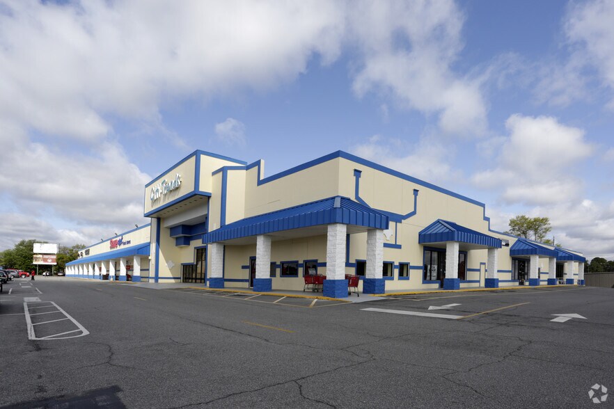 Primary Photo Of 1711-1725 Knight Ave, Waycross Storefront For Lease