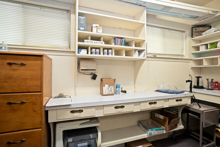 More Photos Of 130 N Main St, Petal Medical For Sale