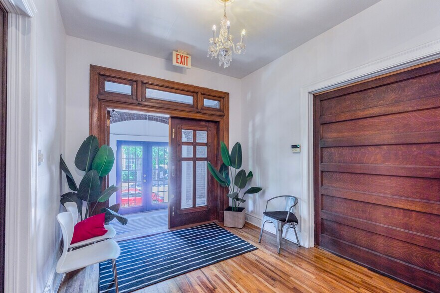 More Photos Of 449 N Euclid Ave, Saint Louis Office For Lease