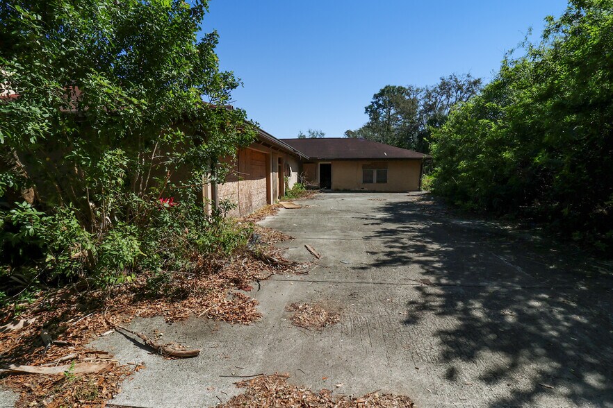 More Photos Of 741 N Combee Rd, Lakeland Rehabilitation Center For Sale