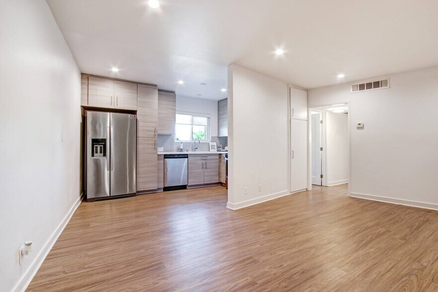 More Photos Of 700 S 6th St, Burbank Apartments For Sale
