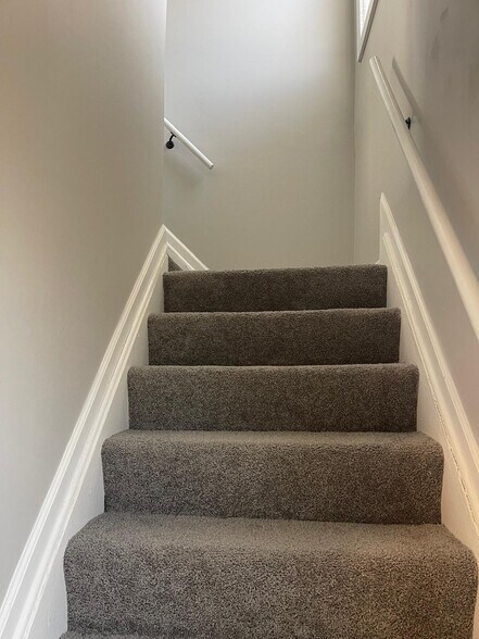 More Photos Of 8443 Chalfonte St, Detroit Flex For Sale