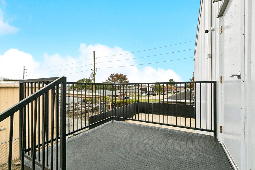 More Photos Of 8411 Parc Pl, Chalmette Office For Sale