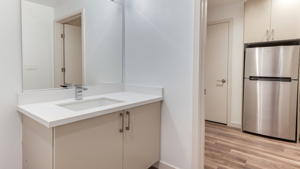 More Photos Of 378 Embarcadero W, Oakland Apartments For Lease