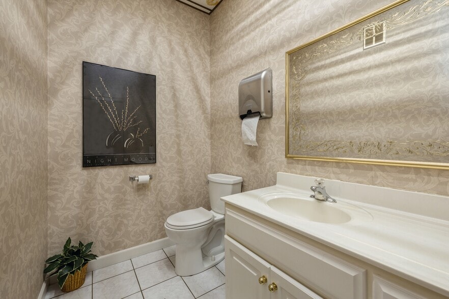 More Photos Of 8233 S Harlem Ave, Bridgeview Medical For Lease