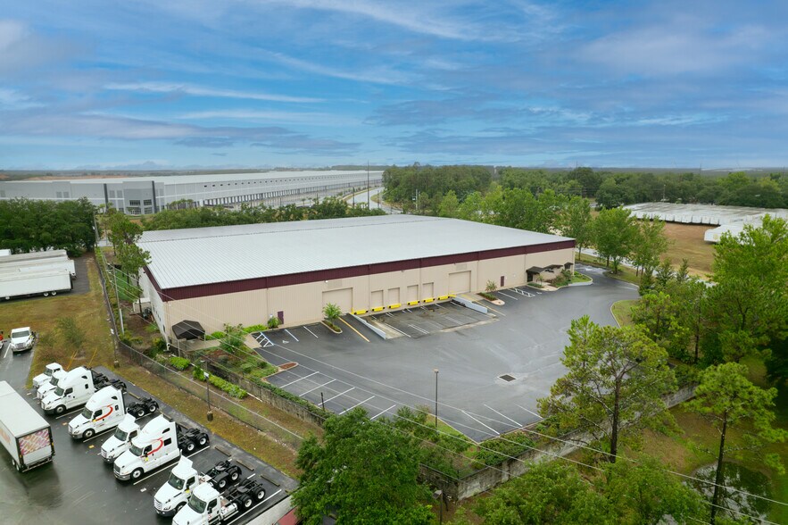 More Photos Of 20004 O'Brien Rd, Groveland Warehouse For Sale