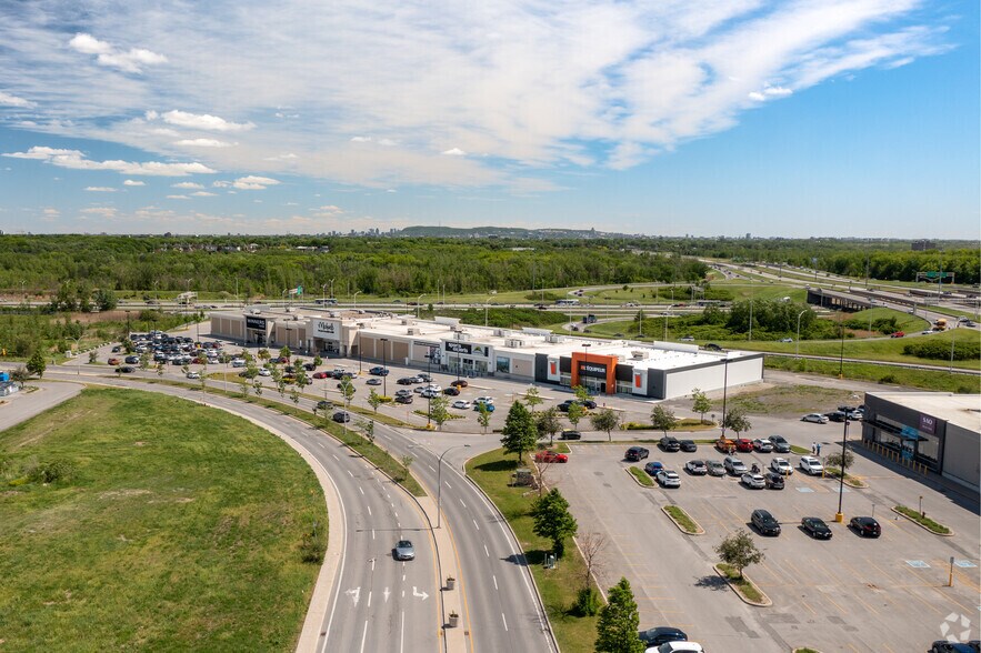 More Photos Of 5205 Boul Robert-Bourassa, Laval Unknown For Lease