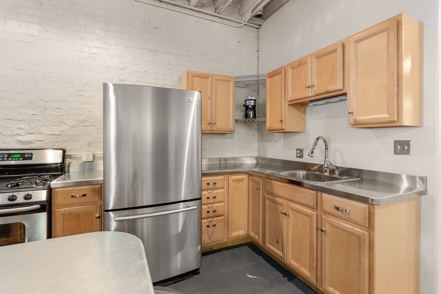 More Photos Of 1201 E 3rd St, Tulsa Freestanding For Lease