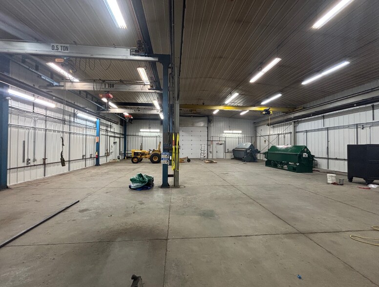 More Photos Of 1221 Groop Rd, Springfield Warehouse For Sale