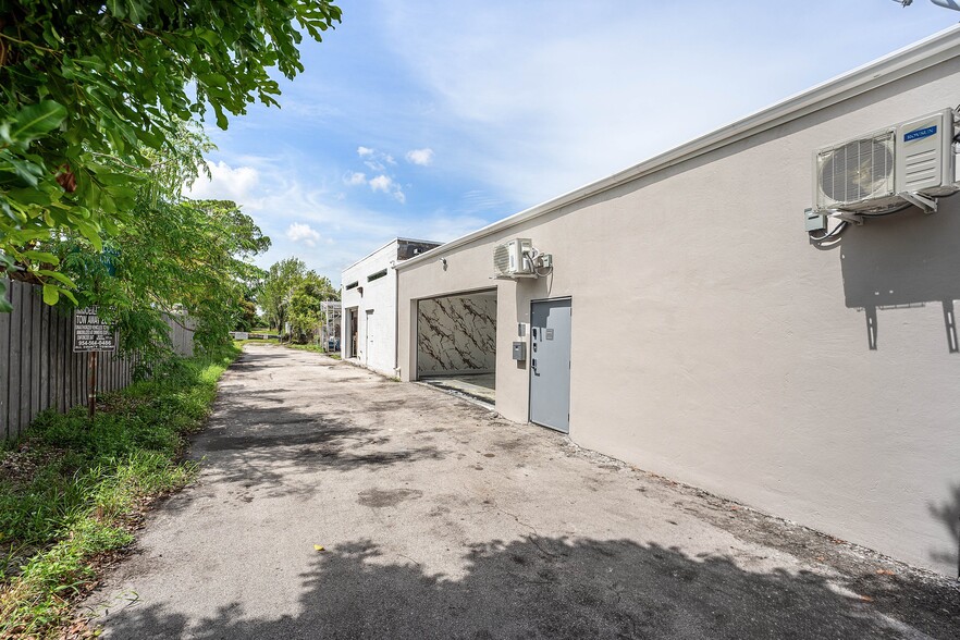 More Photos Of 1800-1812 SW 7th Ave, Pompano Beach Warehouse For Sale