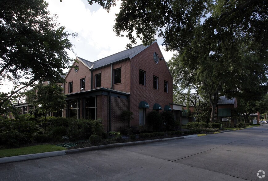 More Photos Of 25154 Grogans Park Dr, The Woodlands Freestanding For Lease