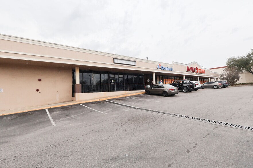 More Photos Of 5810-5840 SE Abshier Blvd, Belleview Storefront For Lease