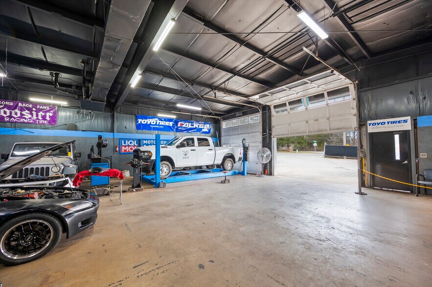More Photos Of 808-810 W Main St, Jamestown Auto Repair For Sale
