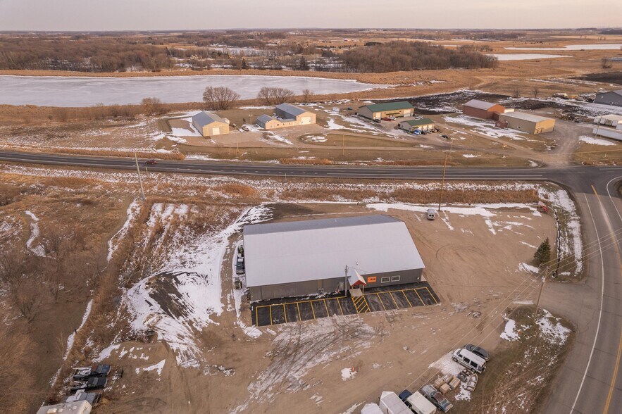 More Photos Of 815 E 1st Ave, Osakis Flex For Lease