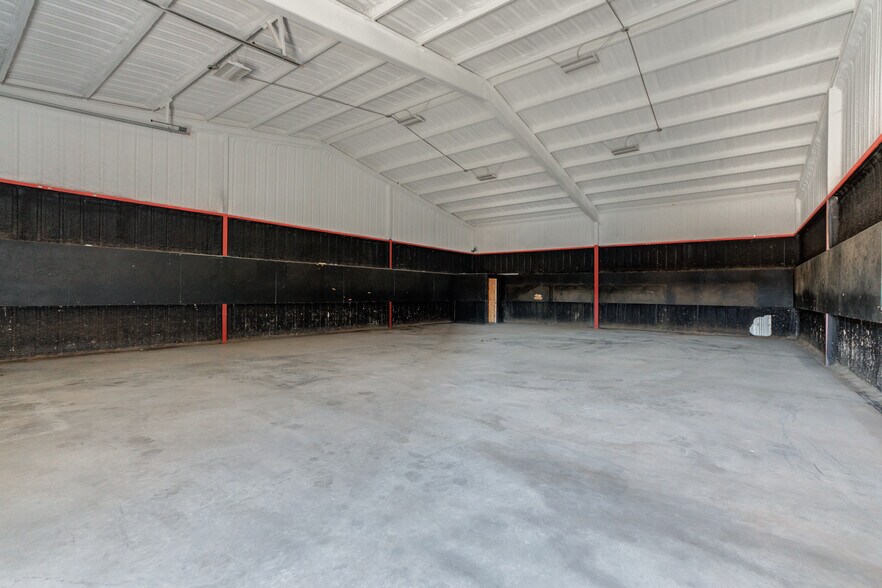 More Photos Of 4212 F M 2528, Lubbock Flex For Sale