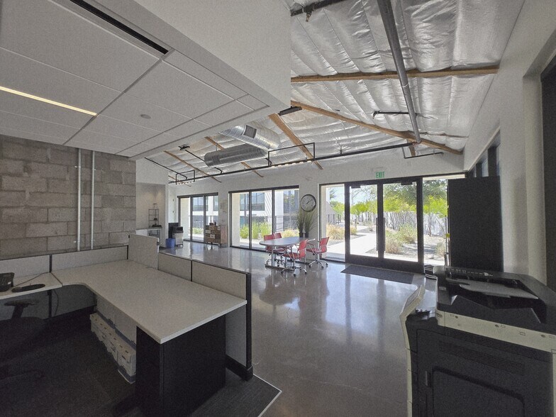 More Photos Of 6380 E Thomas Rd, Scottsdale Office For Lease