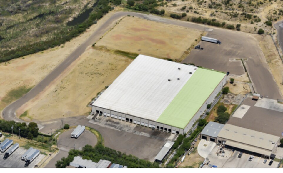 More Photos Of 1820 Aguila Azteca, Laredo Manufacturing For Lease