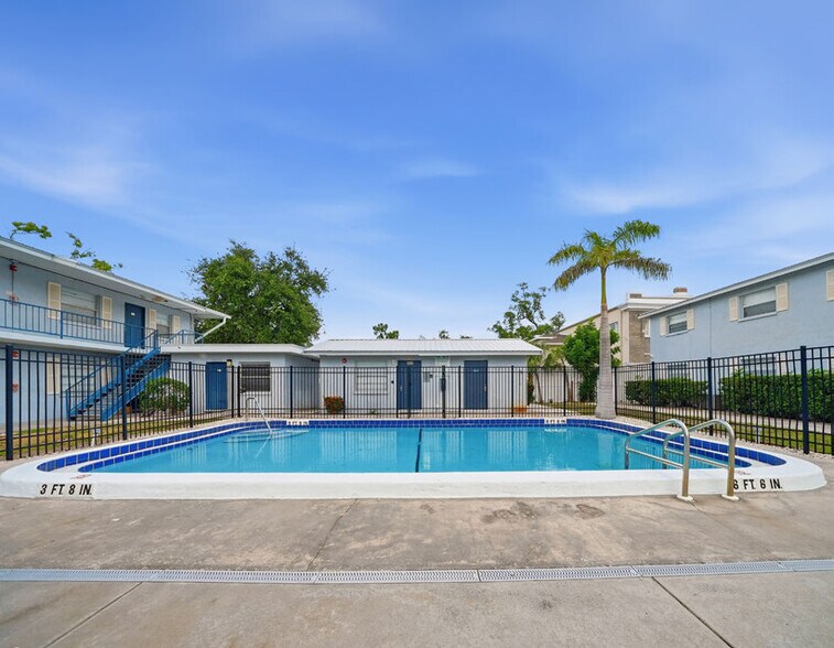 More Photos Of , Palmetto Multifamily For Sale