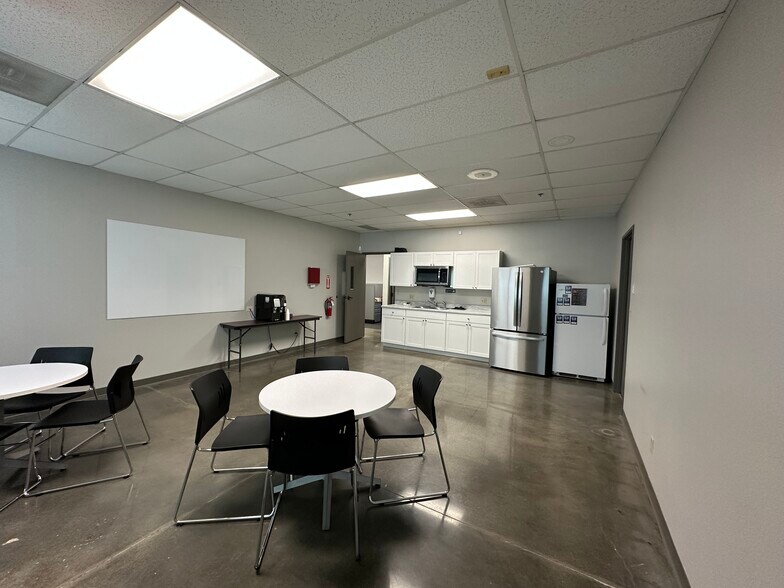 More Photos Of 1650 Skyway Dr, Longmont Manufacturing For Sale