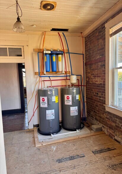 More Photos Of 2720 Cleveland St, Elloree Storefront Retail Residential For Sale