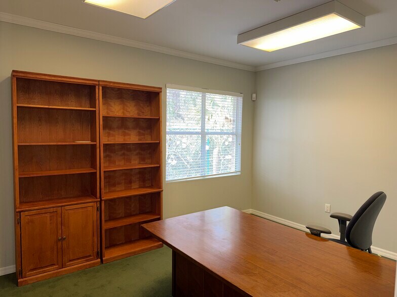 More Photos Of 6260 Dupont Station Ct, Jacksonville Office Residential For Lease