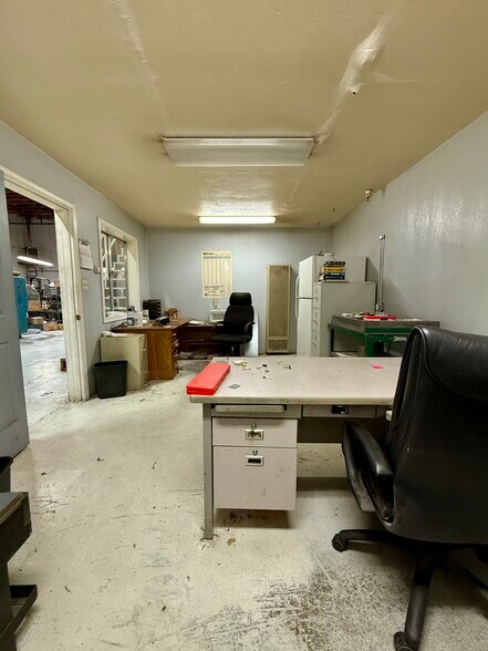 More Photos Of 110 Spring Hill Dr, Grass Valley Manufacturing For Sale