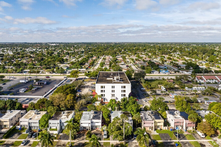 More Photos Of 840 SW 81st Ave, North Lauderdale Office For Sale