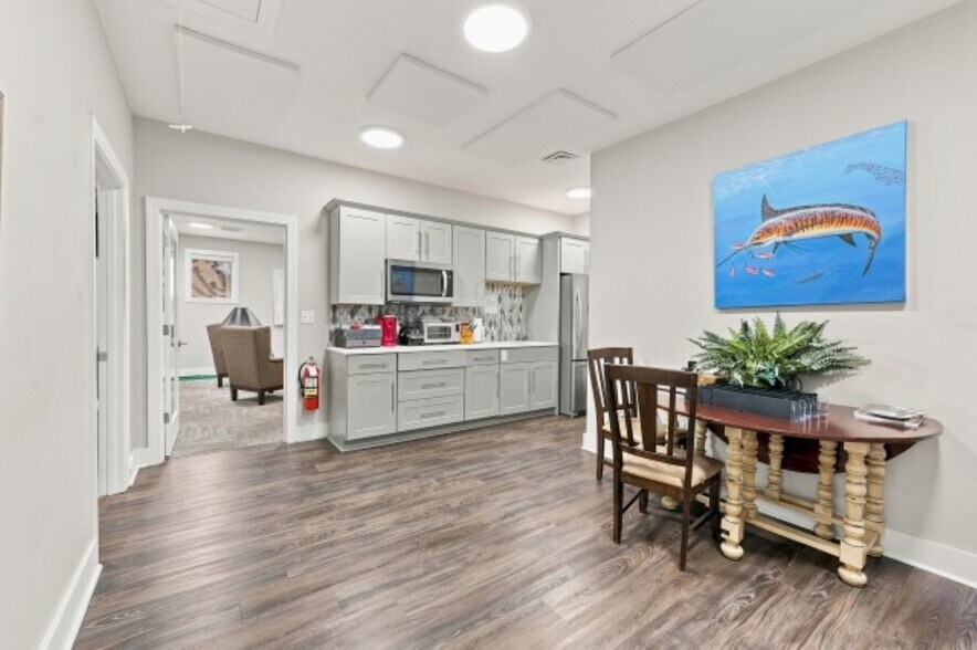 More Photos Of 9250 Highway 17 Byp, Murrells Inlet Office For Sale