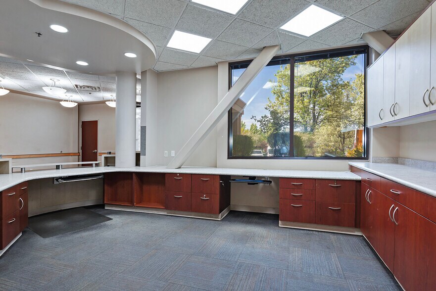 More Photos Of 320 W River Park Dr, Provo Medical For Sale