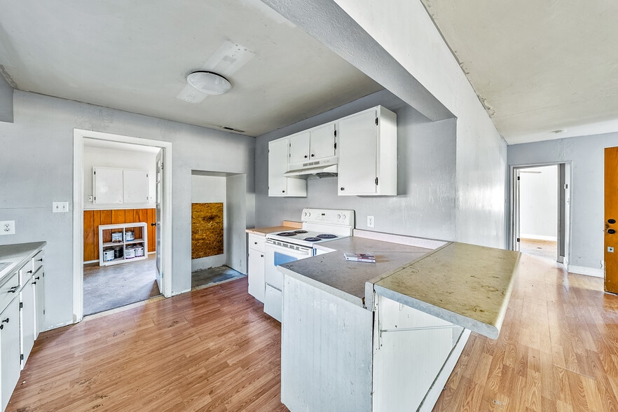 More Photos Of 3311 Biddle Rd, Medford Auto Repair For Sale