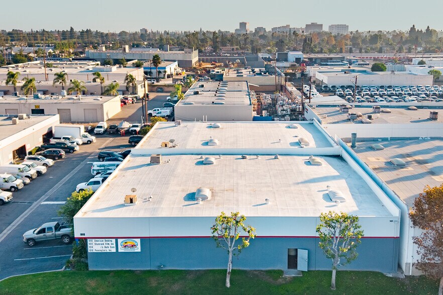 More Photos Of 1010-1016 W Barkley Ave, Orange Warehouse For Sale